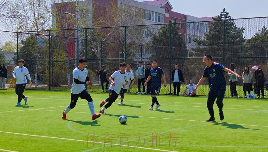 五超联赛走进英德八中 推动校园五人制足球项目蓬勃发展